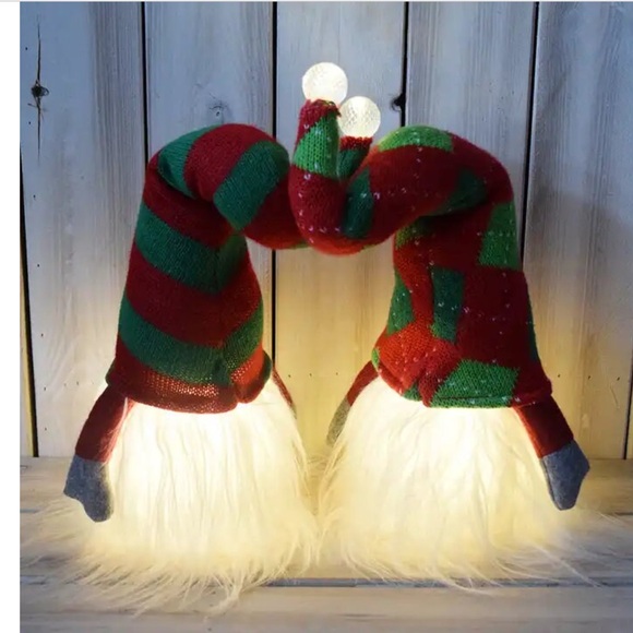 Festive Light-Up Gnome Decor - Picture 4 of 7